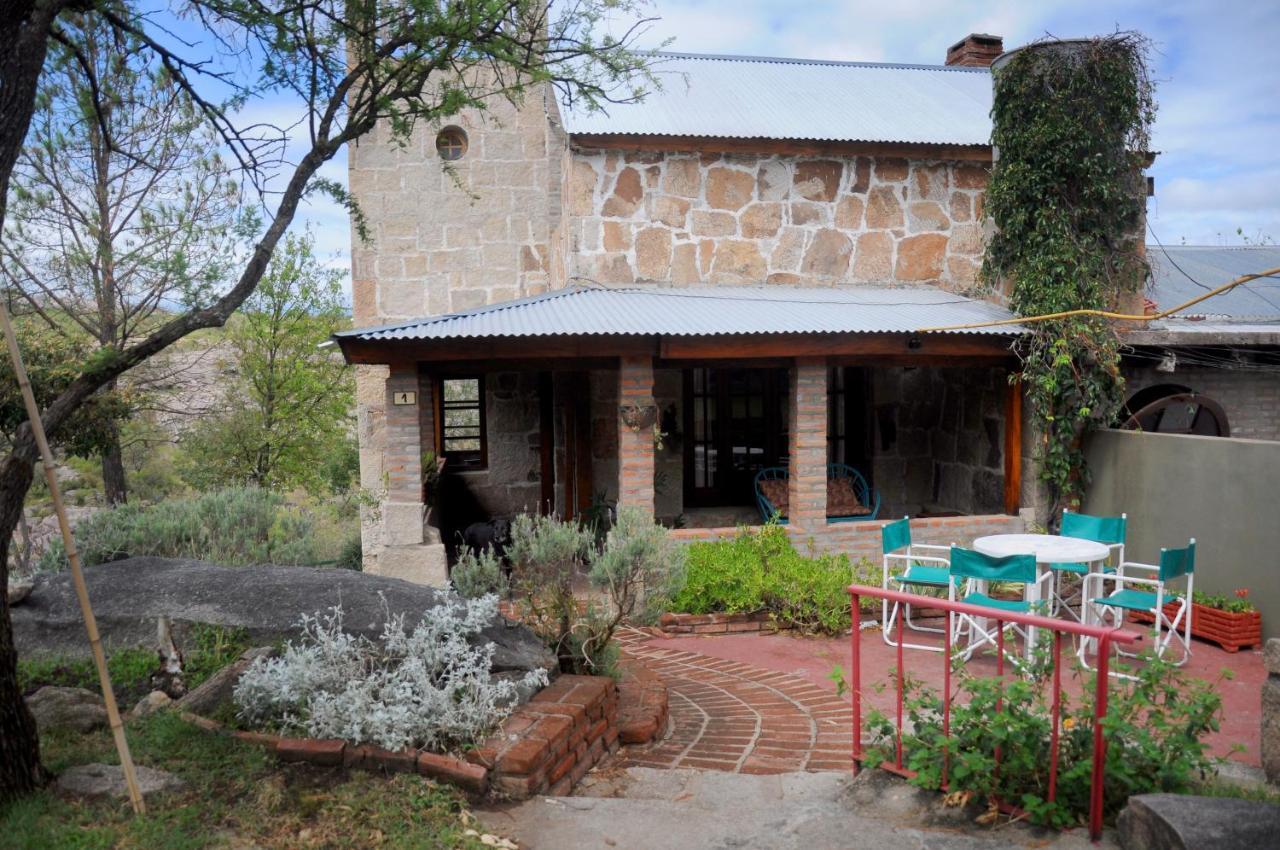 La Toma Complejo De Montana - Cabanas Y Habitaciones En Hosteria Міна-Клаверо Екстер'єр фото