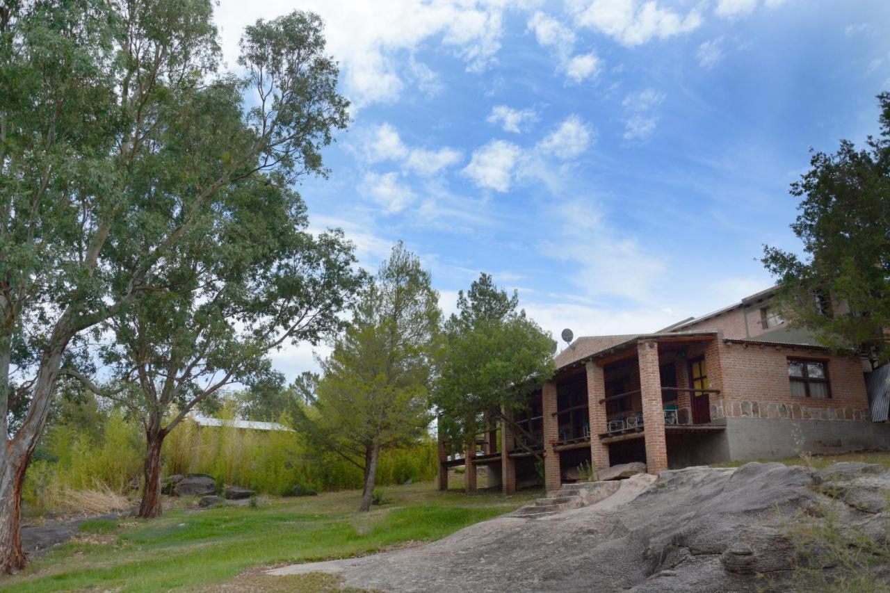 La Toma Complejo De Montana - Cabanas Y Habitaciones En Hosteria Міна-Клаверо Екстер'єр фото