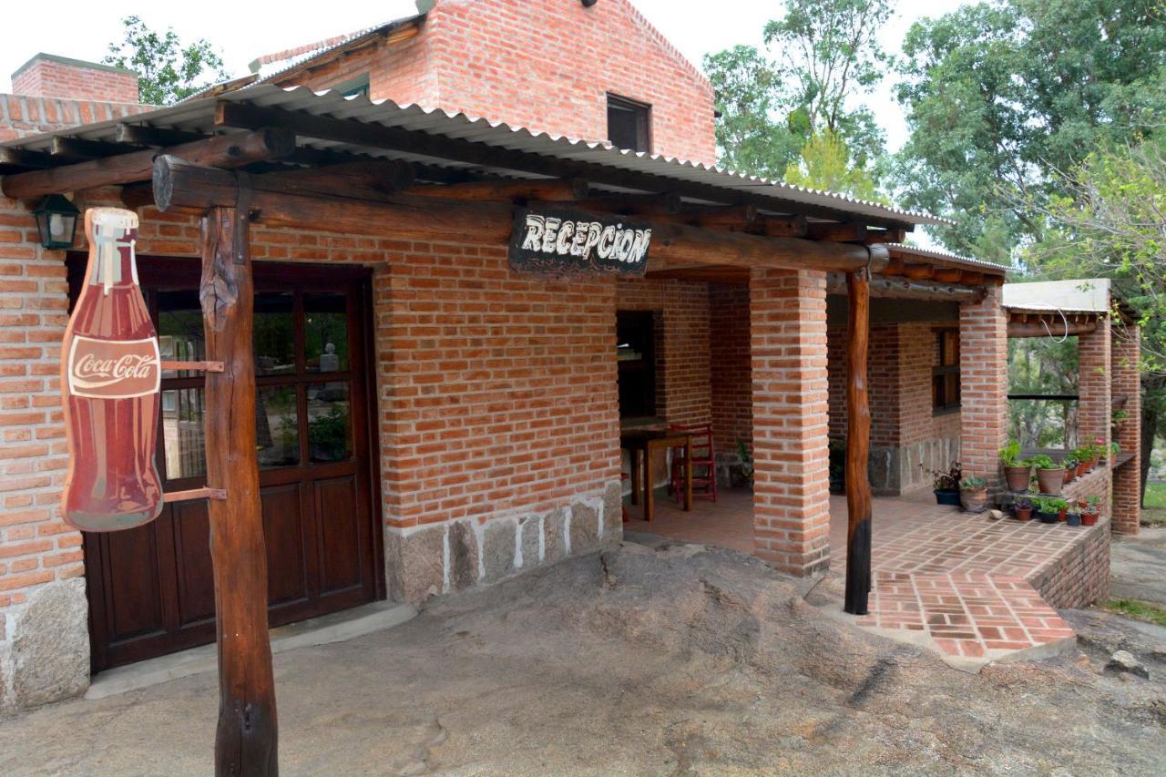 La Toma Complejo De Montana - Cabanas Y Habitaciones En Hosteria Міна-Клаверо Екстер'єр фото